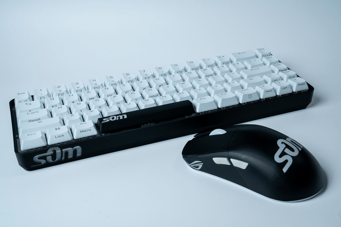 s0m’s customised ROG Falchion Ace keyboard and ROG Harpe ace AIm Lab Edition mouse
