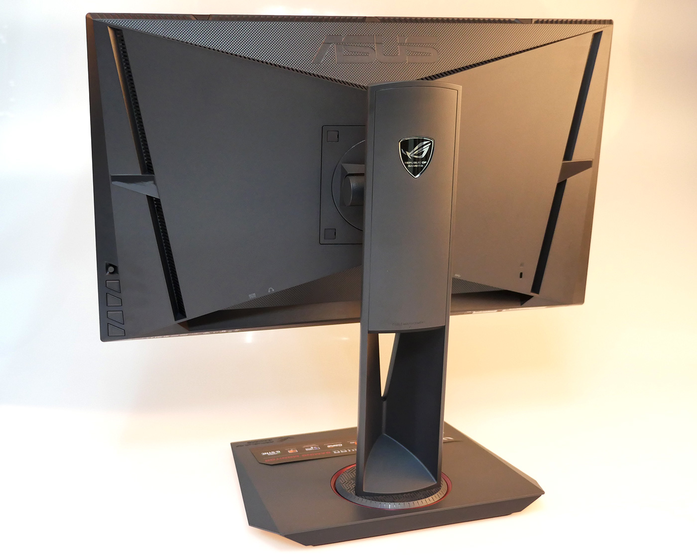 Unboxing the ROG Swift PG248Q 180Hz Gaming Monitor