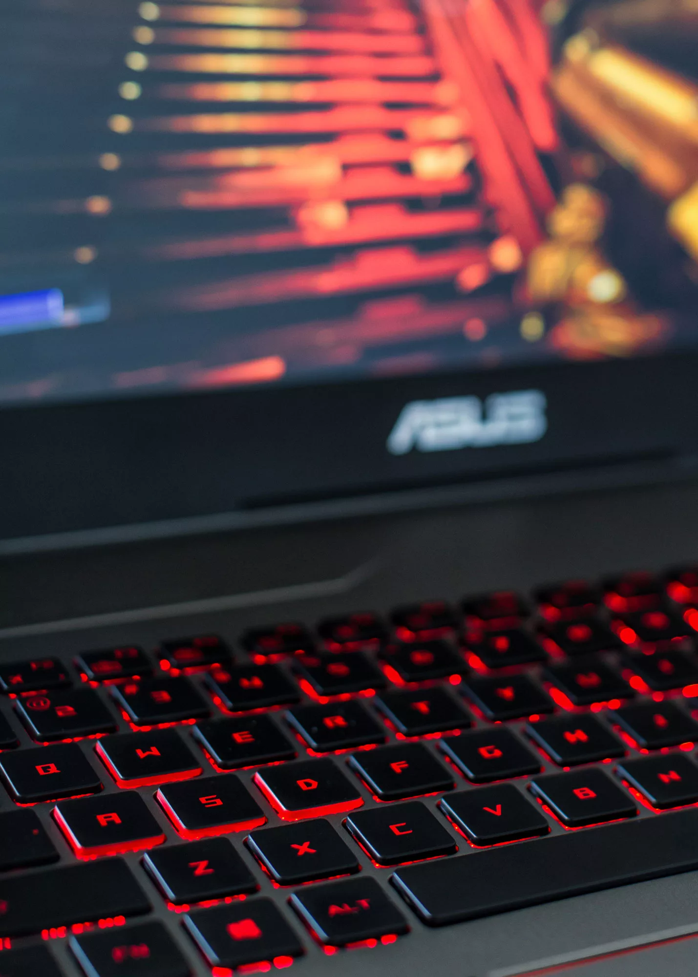 Gaming around the world with the ROG Strix GL502VS laptop | ROG - Republic  of Gamers Global