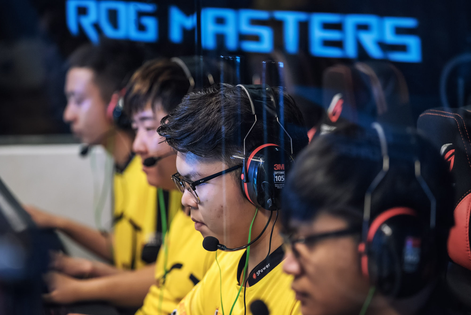 rog-masters-kl-small106