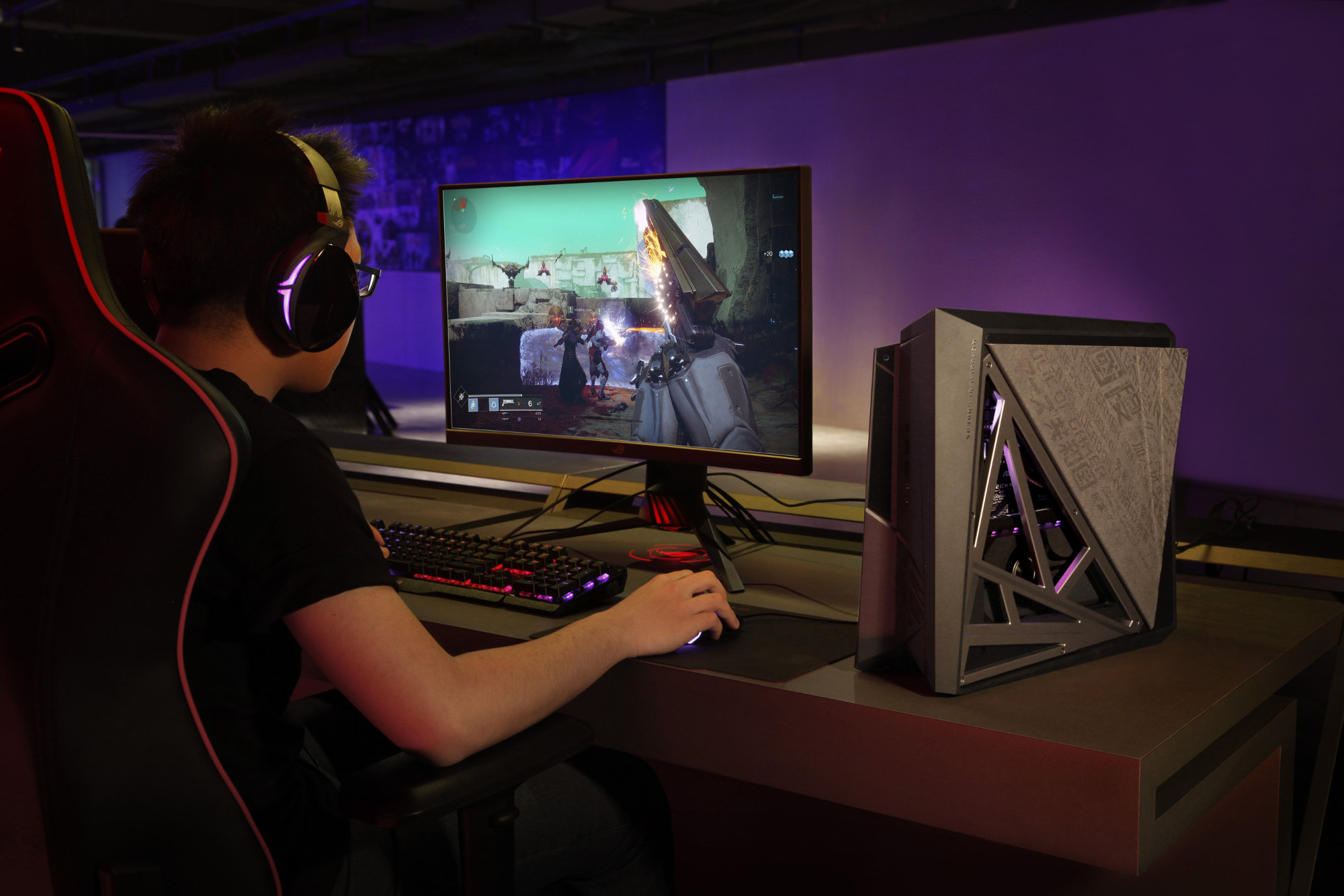 Meet the ROG Huracan G21 compact gaming desktop and its surprise side panel