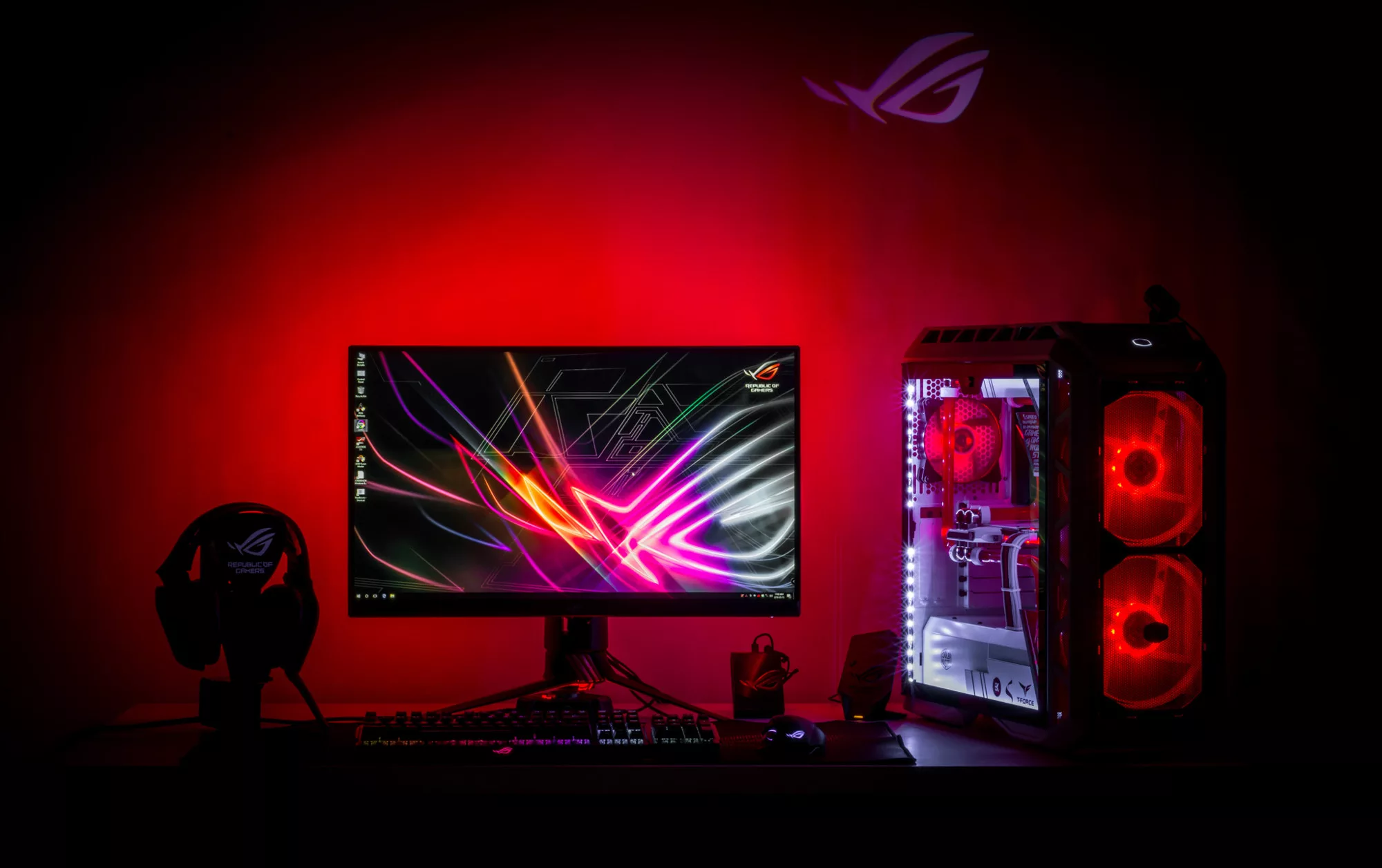 All Aura Sync everything: Inside Snef's Aurora Borealis-inspired build | ROG  - Republic of Gamers Global