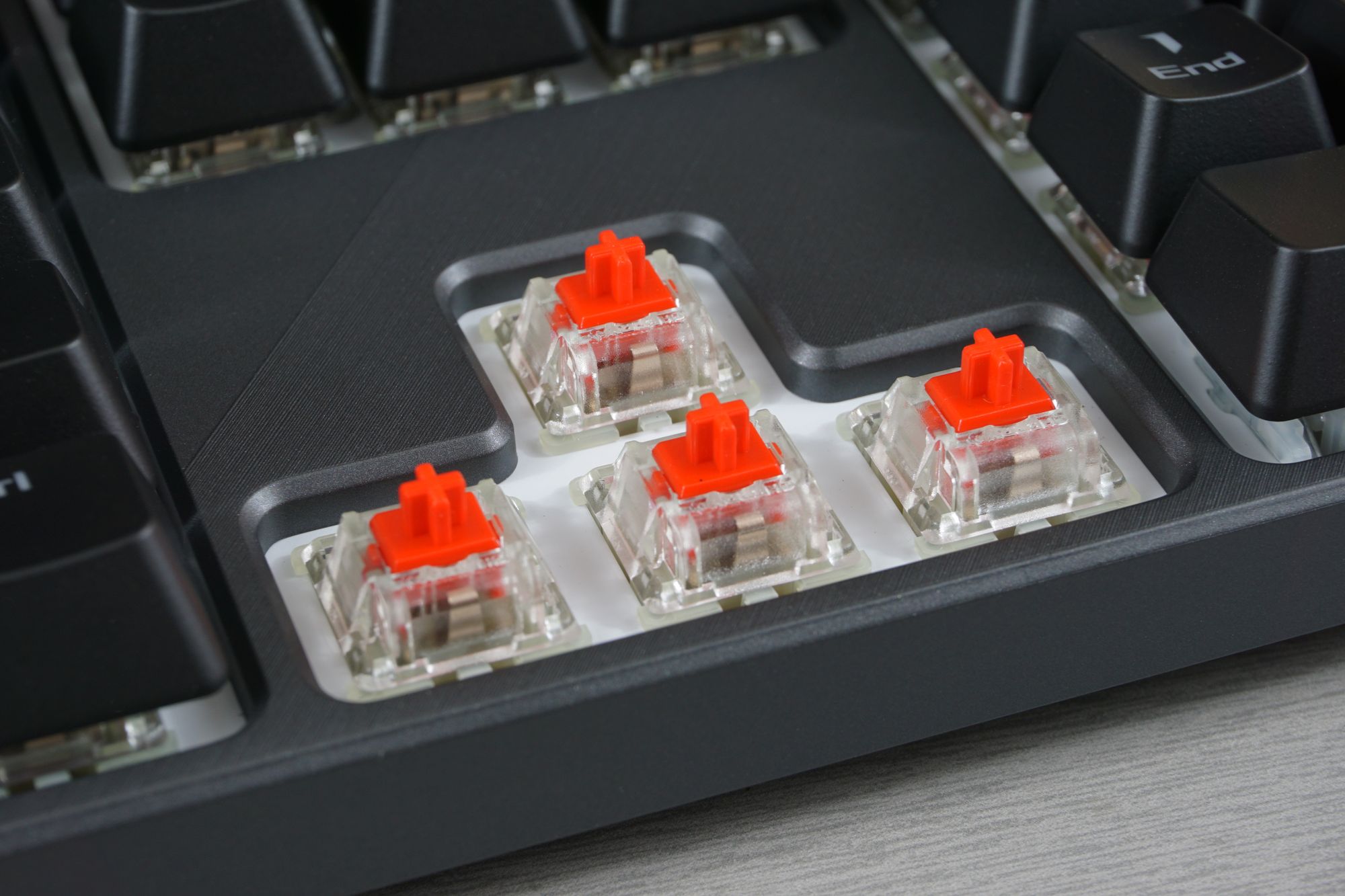 Choose your favorite Cherry MX switch for the Strix Flare