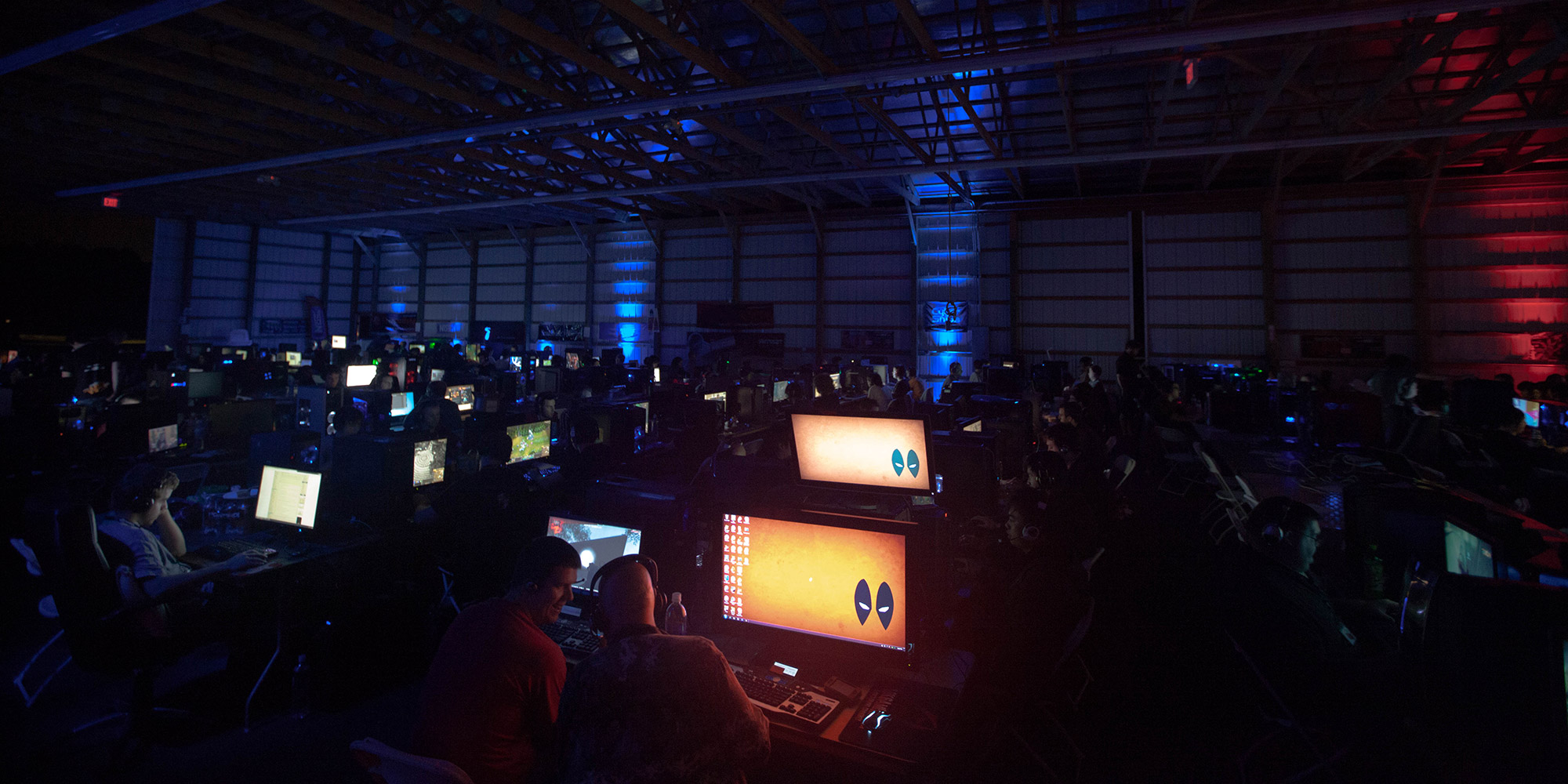 LAN-WAR-2