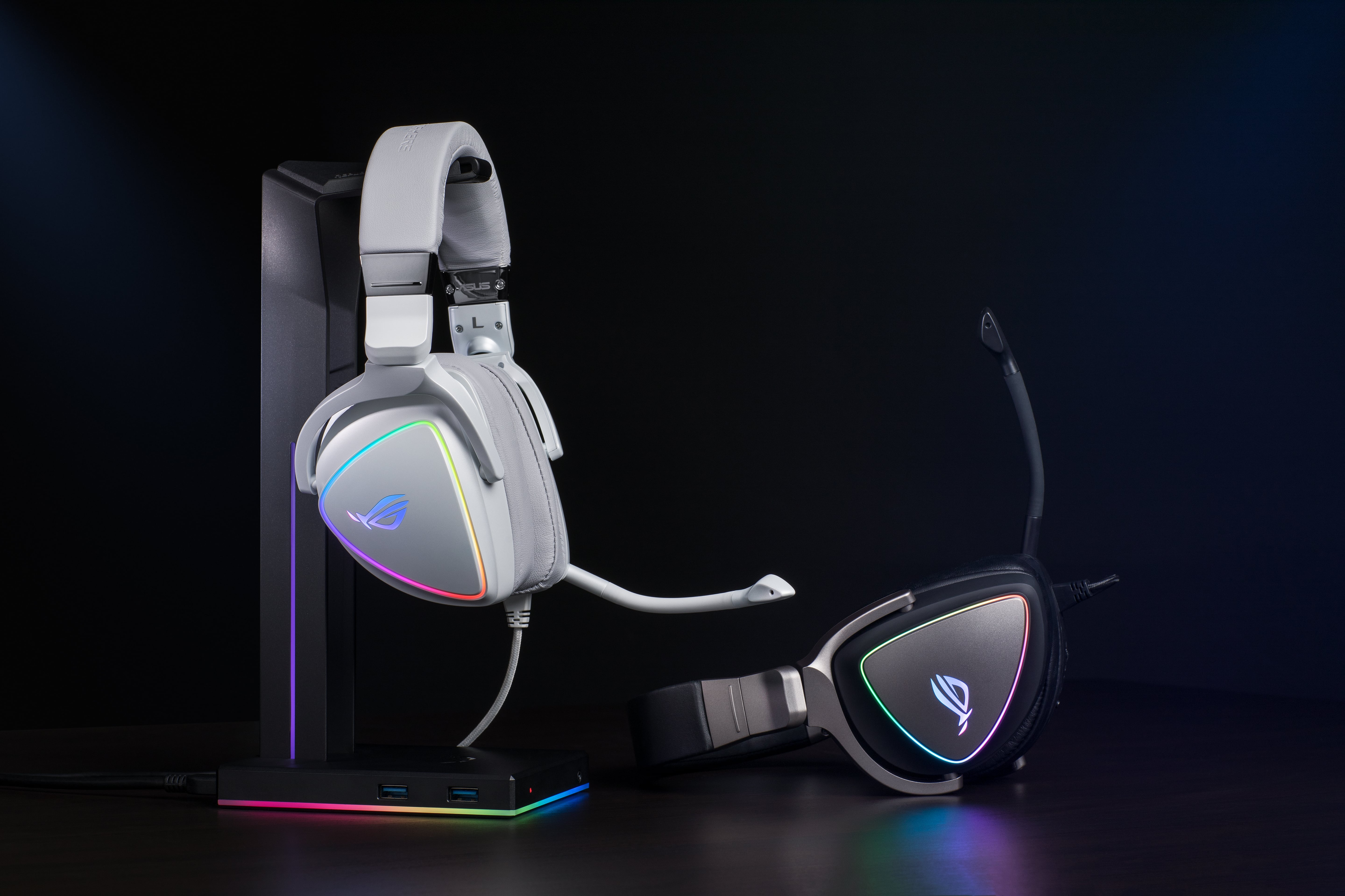 ROG Delta White Edition scenario photo_02-min