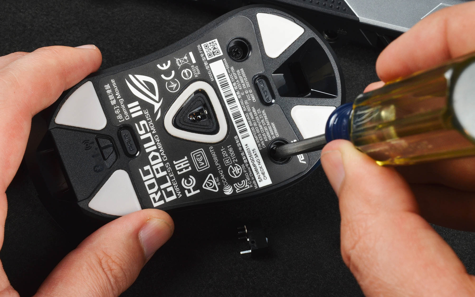 ROG Gladius III Schraubendreher