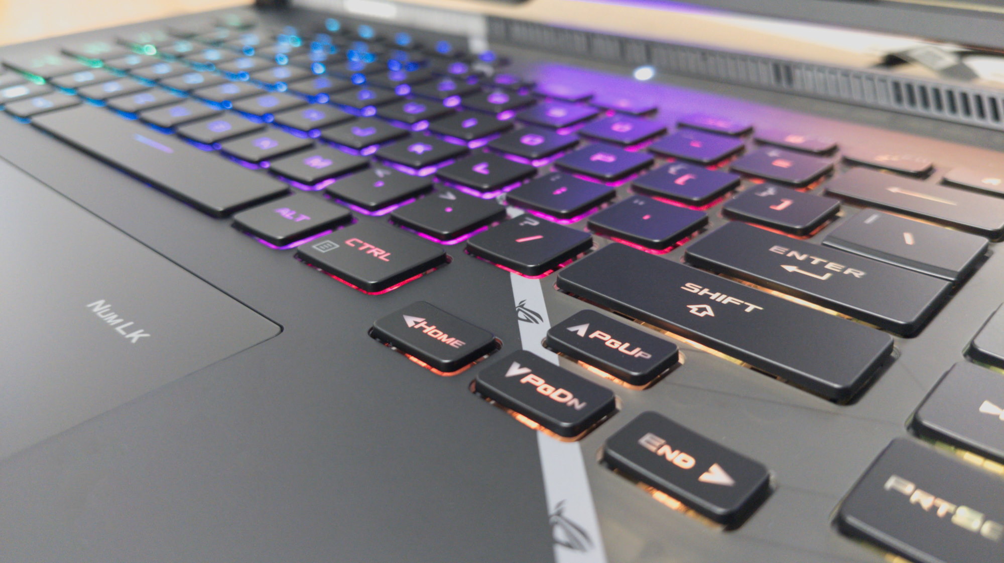 A side view of the SCAR 15’s keyboard.