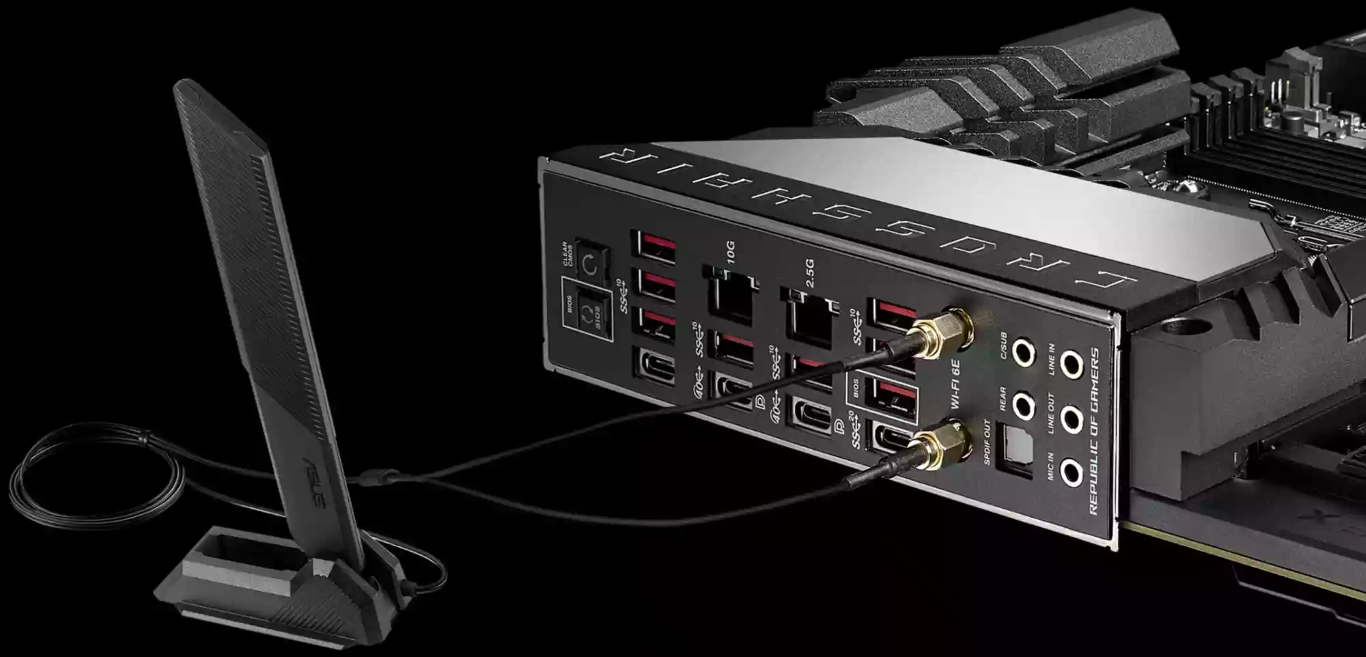 ROG CROSSHAIR X670E EXTREME mit WiFi 6E Antenne
