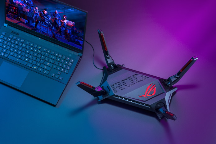 ROG Rapture GT-AX6000 WLAN-Router in Verbindung mit einem Gaming-Laptop