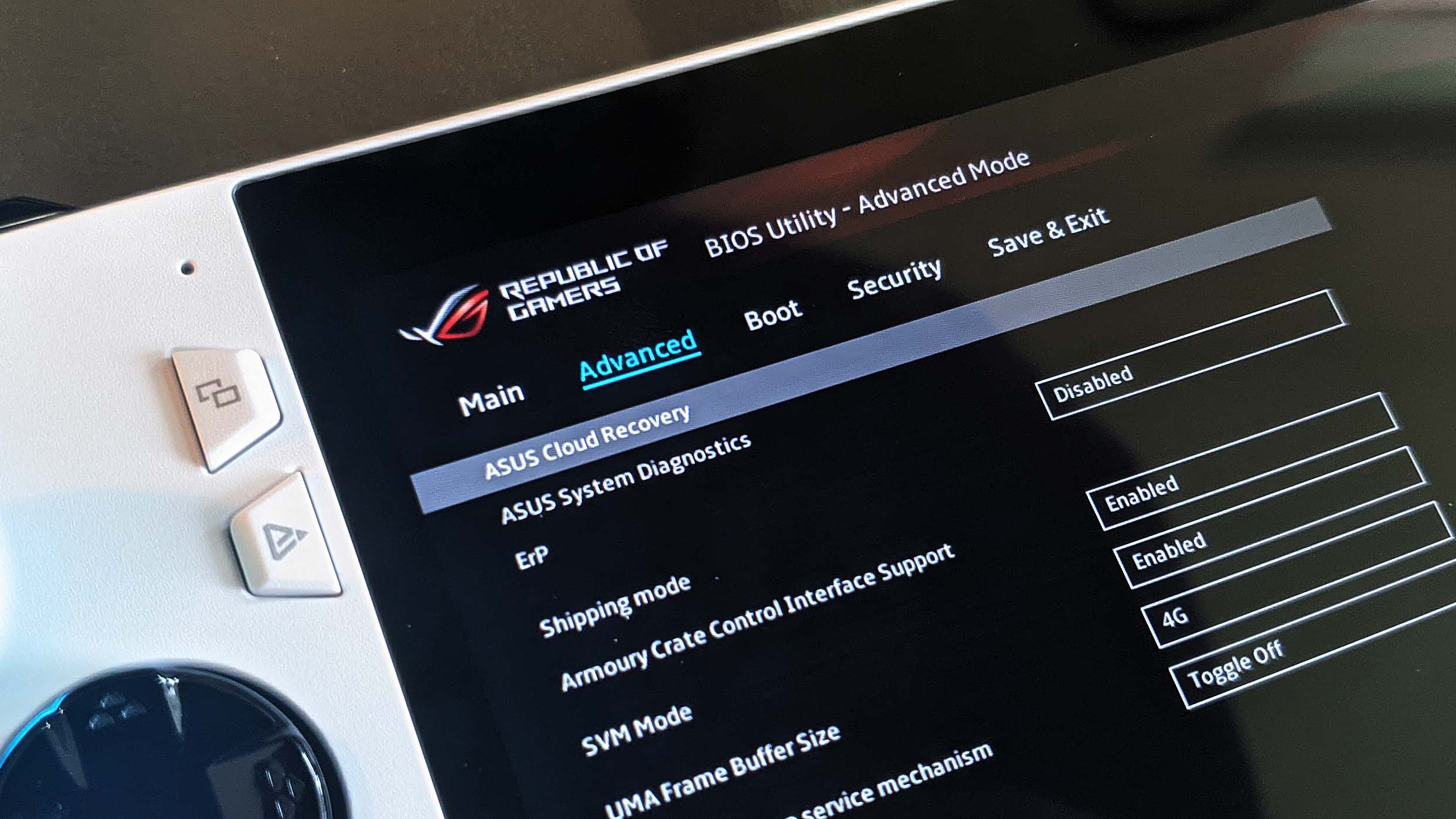 Экран BIOS на консоли ROG Ally с выделенной функцией ASUS Cloud Restore.