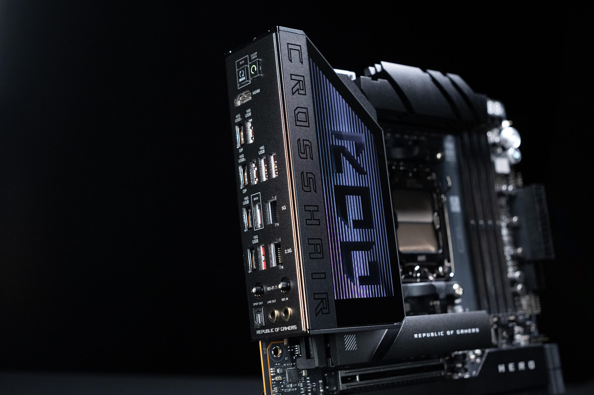 The rear I/O panel and I/o shroud