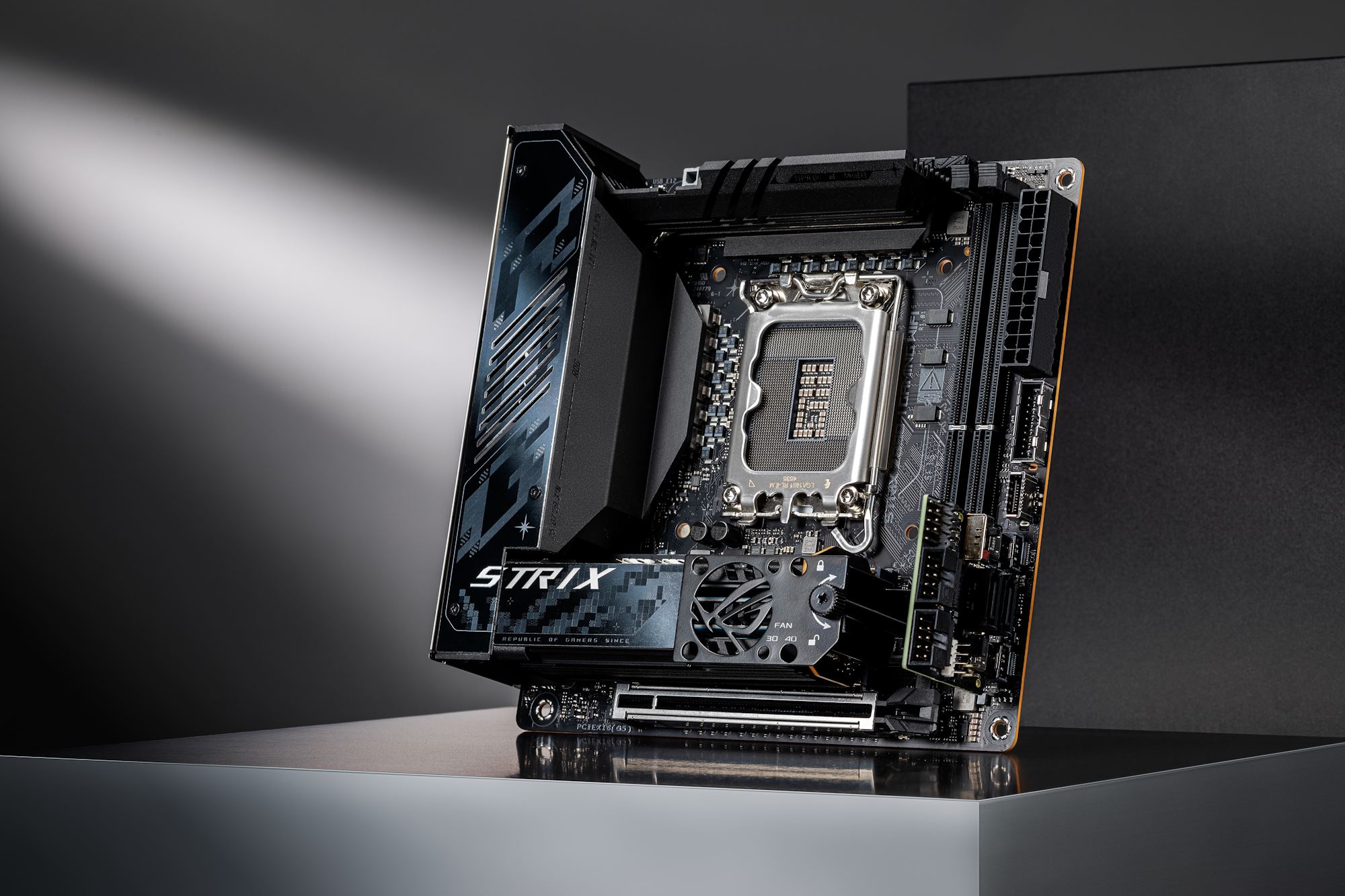 strix z890-i - 3 (1)
