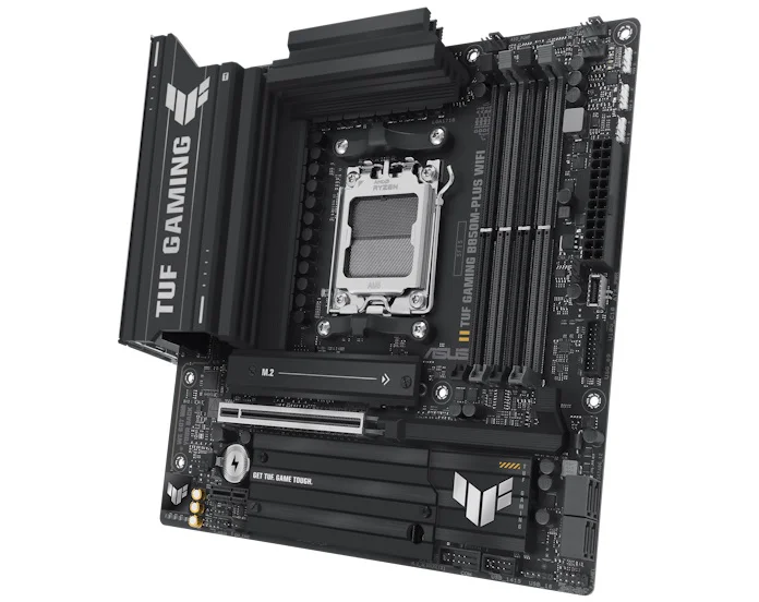 Das TUF-GAMING-B850M-PLUS-WIFI aus einer angeschrägten Perspektive