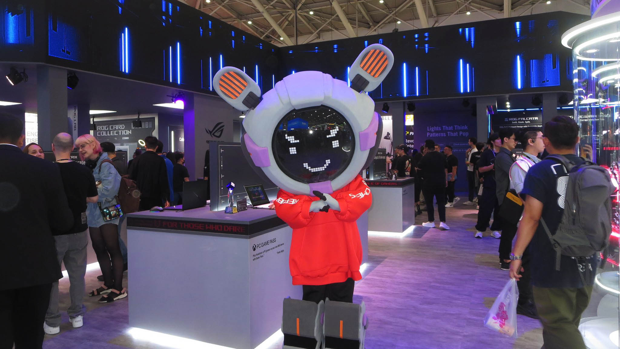 OMNI the Mascot at the Computex 2025 ROG booth.