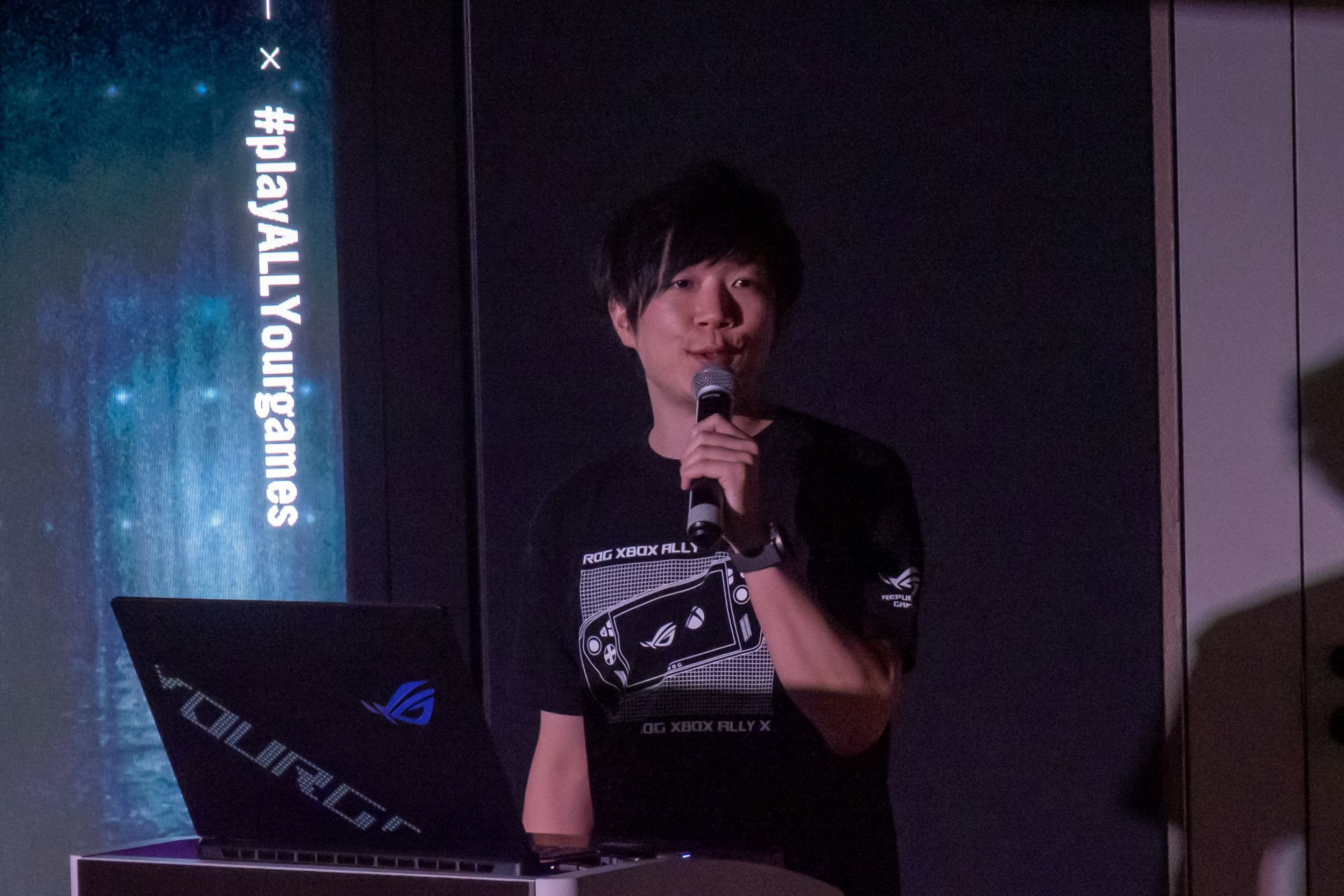 ASUS JAPAN システムビジネスグループ マーケティング部 広報マネージャーの藤原拓馬